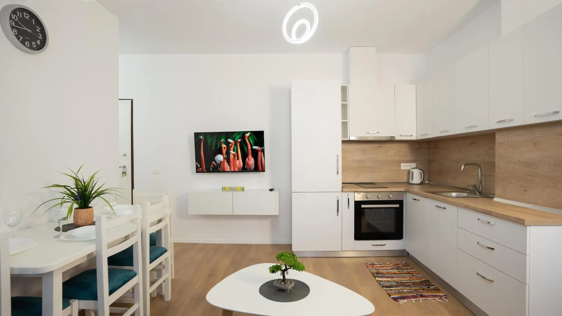 Turquoise Apartment By Tok Apartments Dıraç