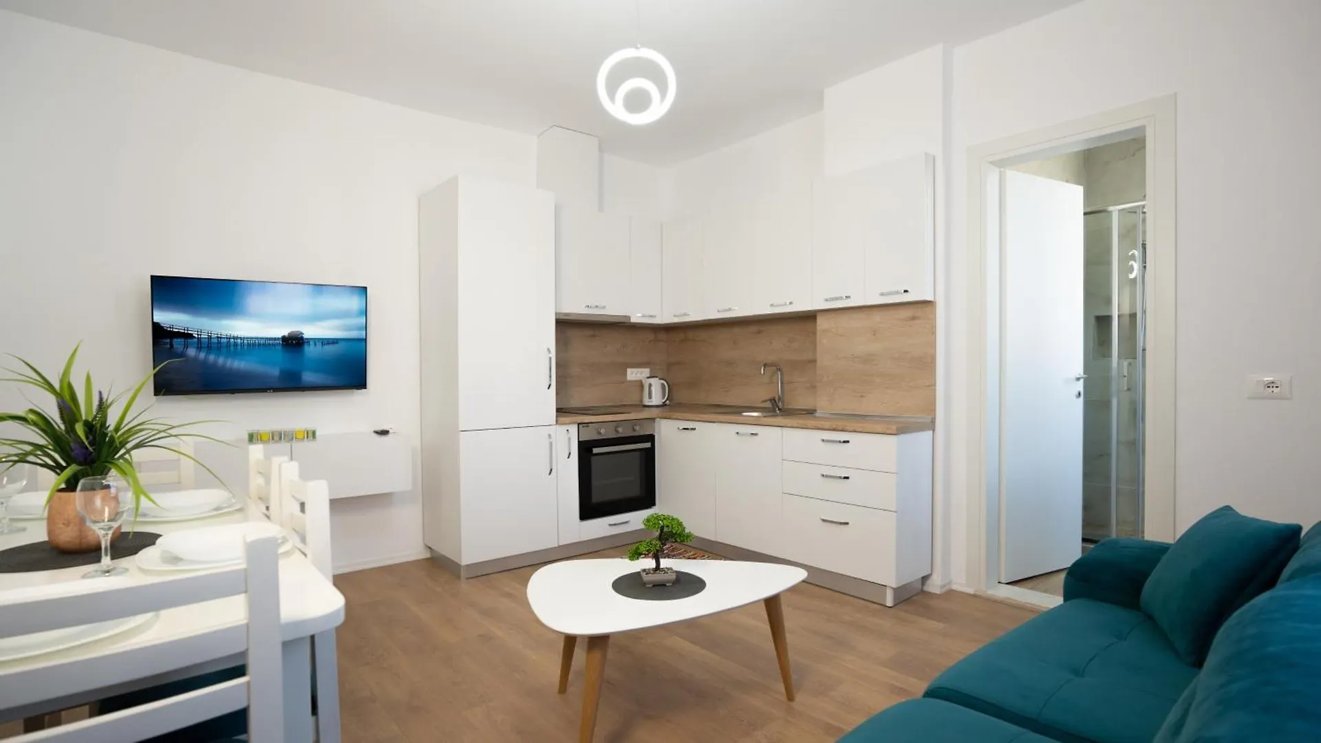 Turquoise Apartment By Tok Apartments Dıraç
