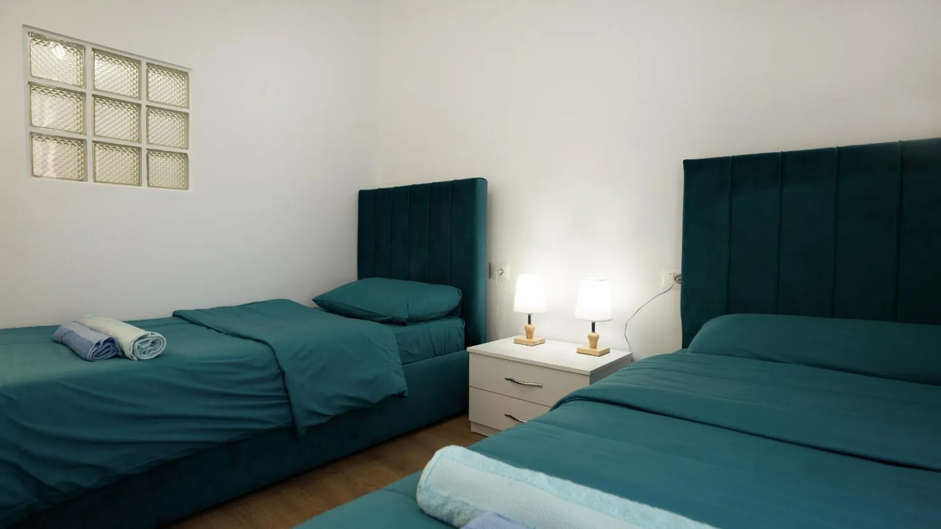 Turquoise Apartment By Tok Apartments Dıraç