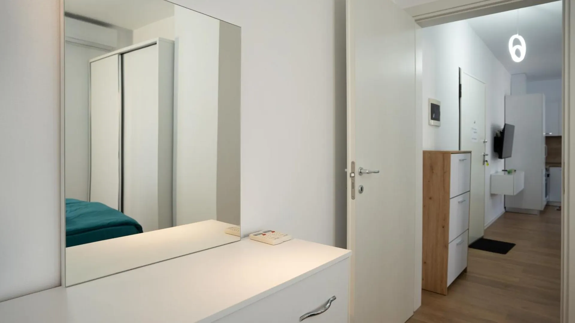 Turquoise Apartment By Tok Apartments Dıraç